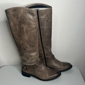 Hinge Women's Heeled Boots in Taupe